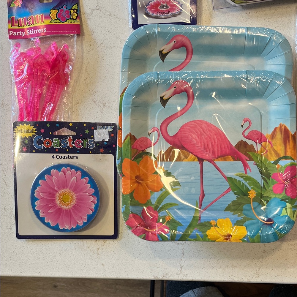 Amscan Flamingo and Floral Party Decoration Set - Picture 3 of 6